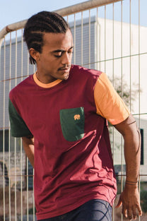 T-shirt con taschino in cotone biologico color block bordeaux