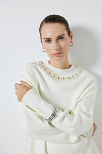 Maglione oversize con collo decorato di perle