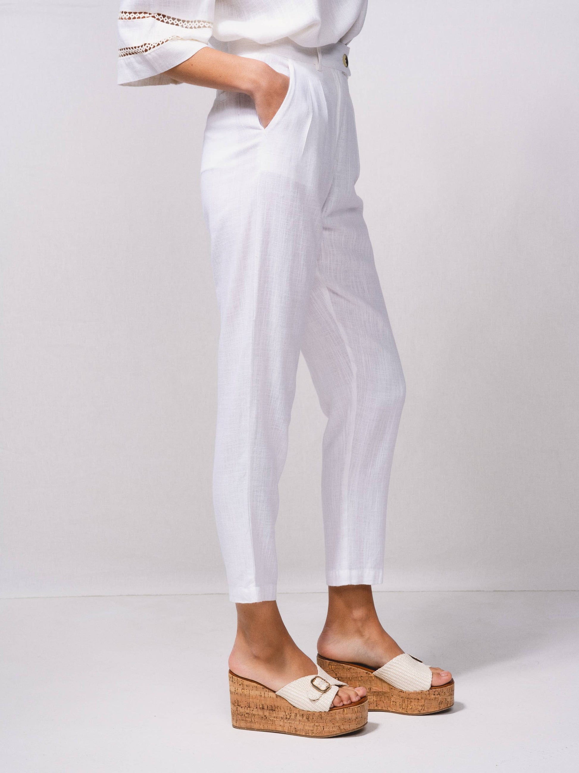 Pantaloni a vita alta in misto lino con pinces