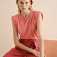 T-shirt con spalle strutturate e ricamo