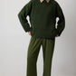 Maglione basic in maglia verde con colletto a contrasto