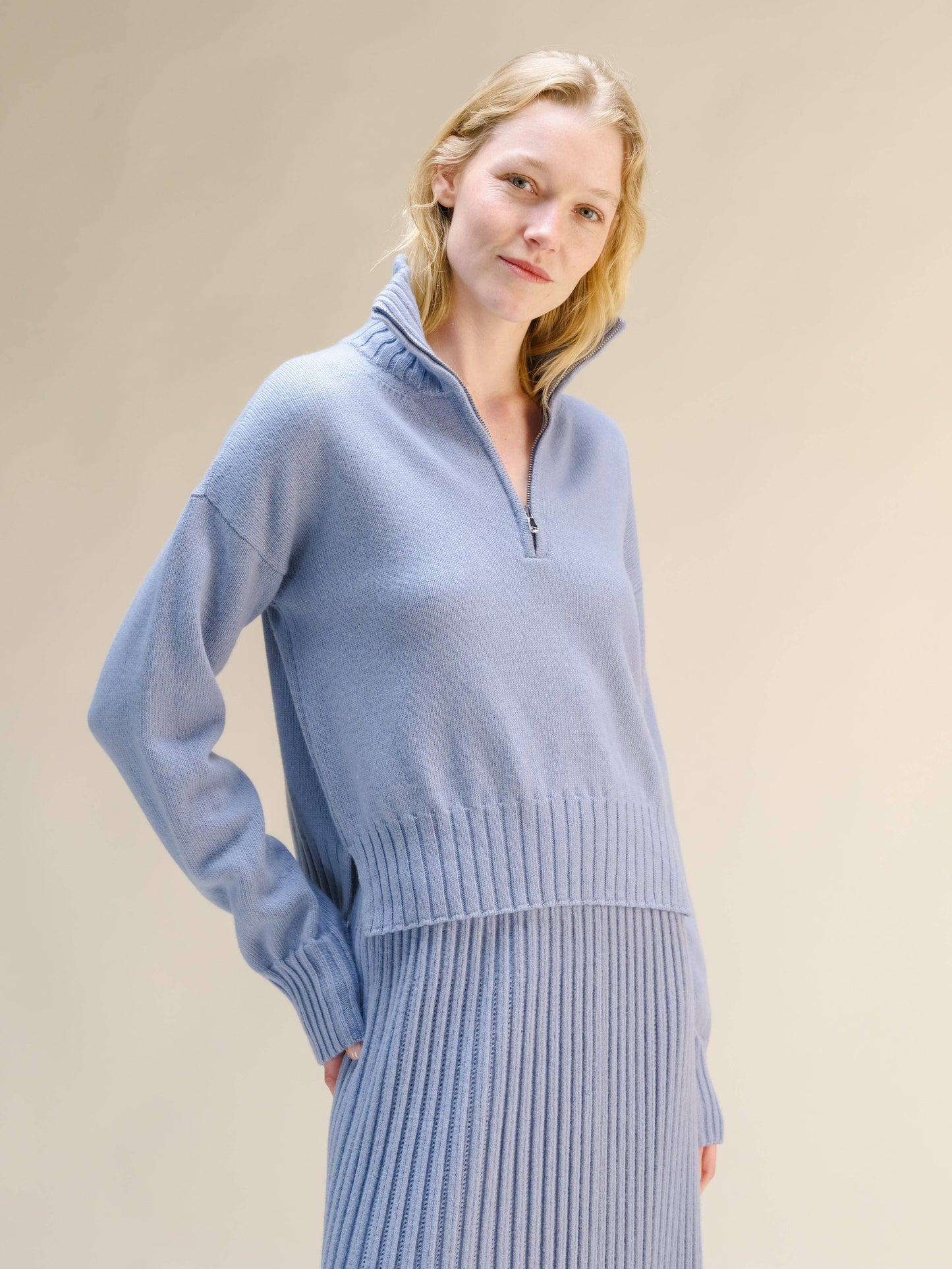 Maglione collo alto con zip in misto cashmere