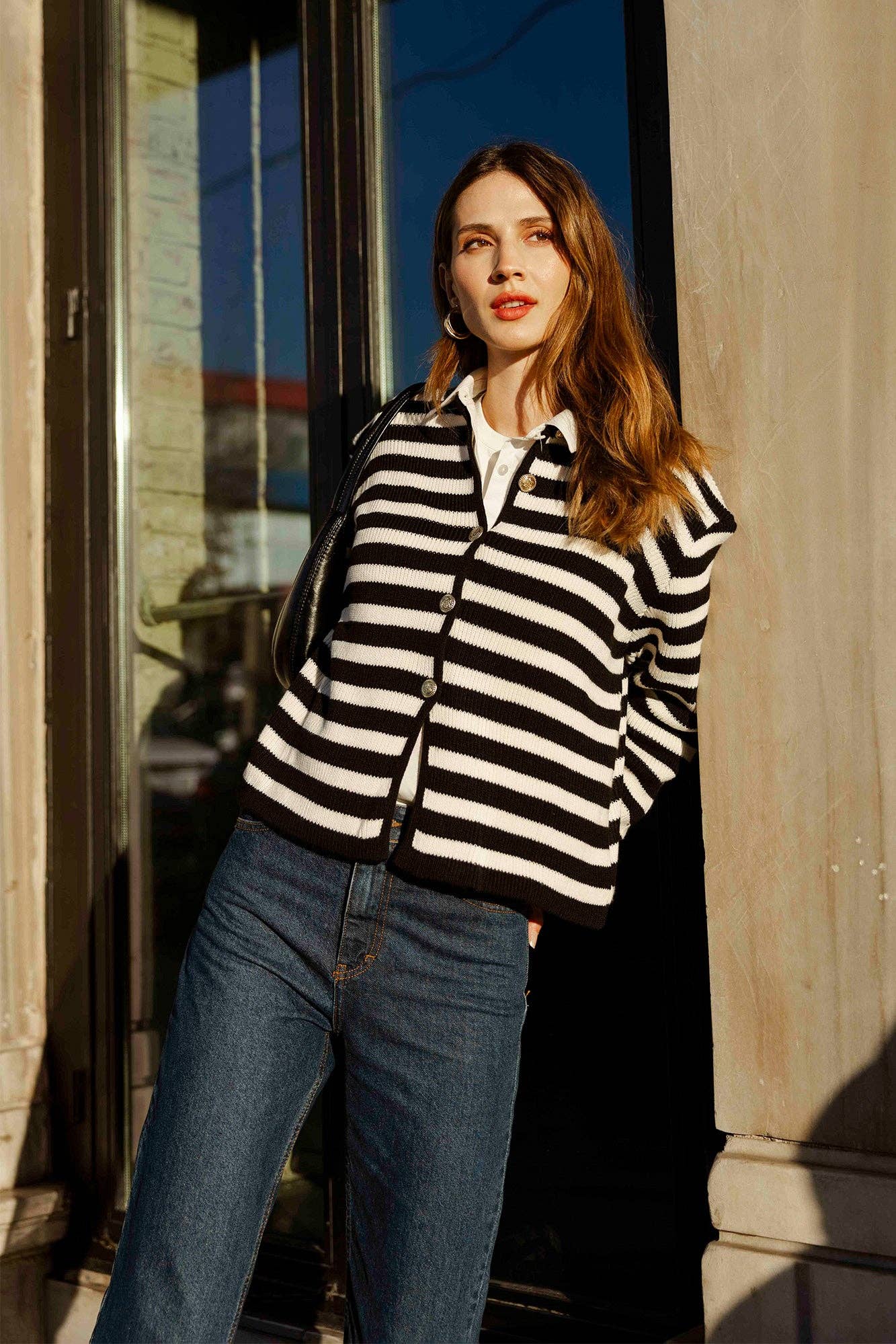 Cardigan corto a righe con bottoni dorati