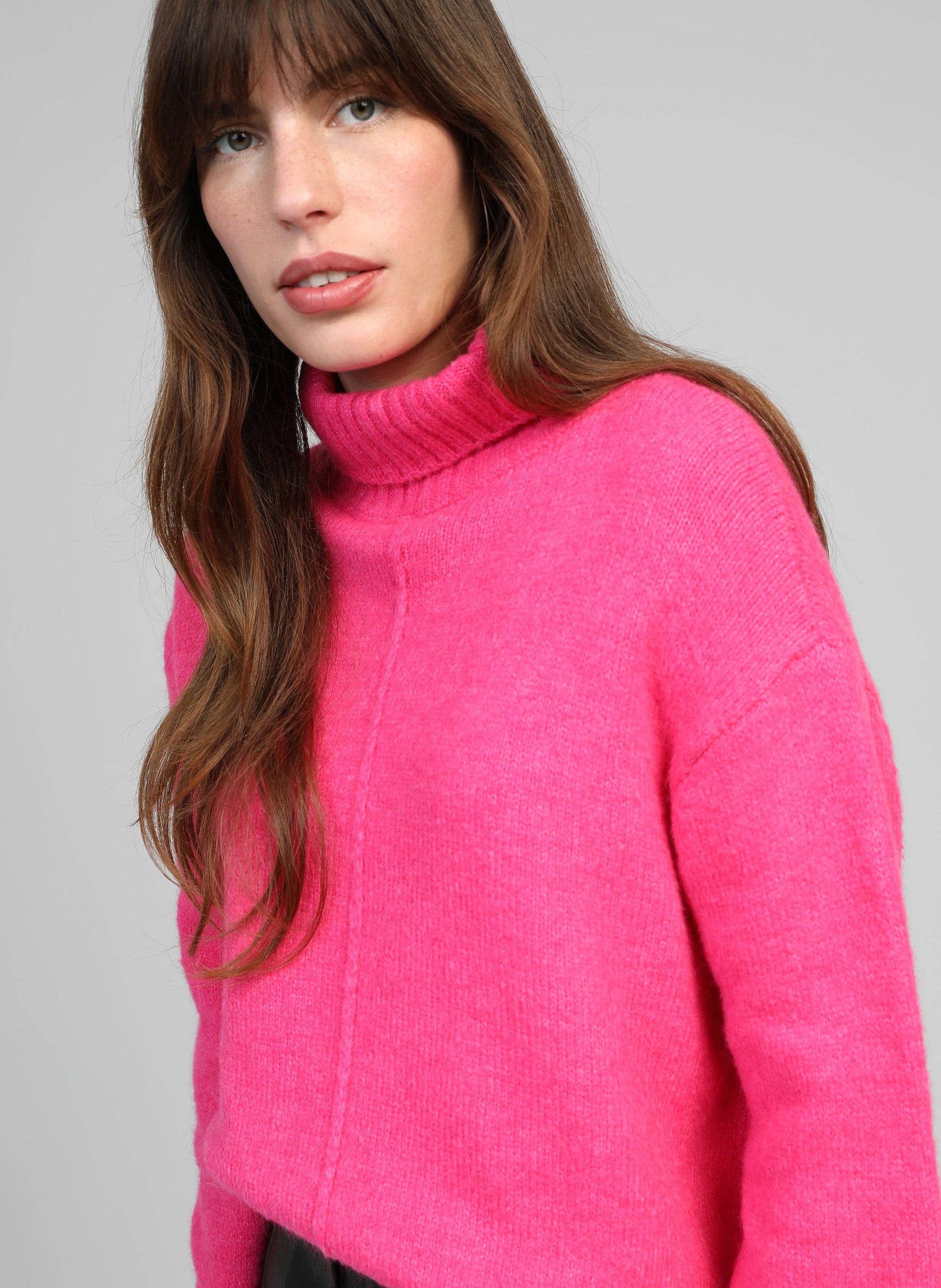 Maglione dolcevita caldo fucsia da donna