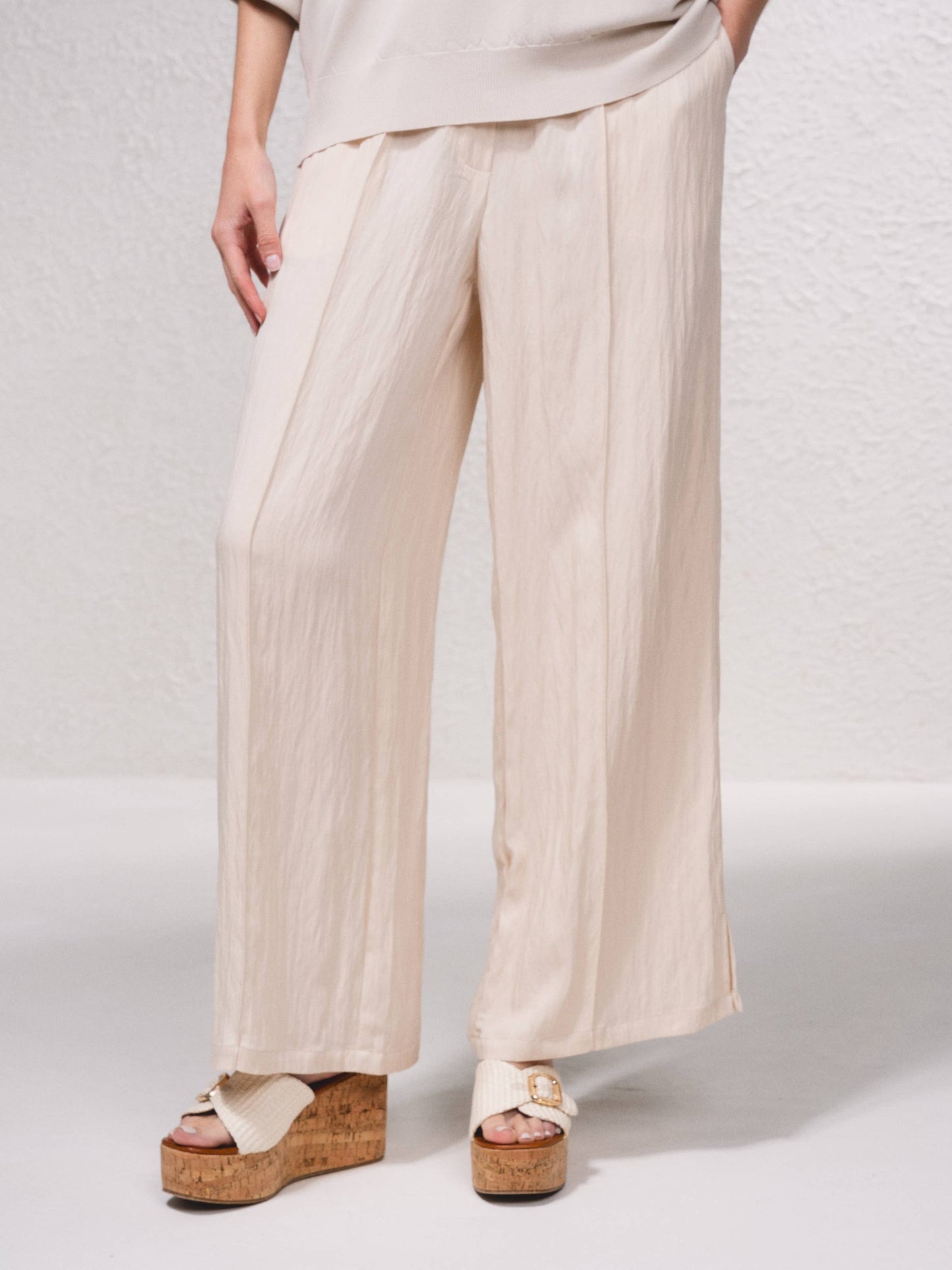 Pantaloni ampi fluidi con vita elastica