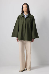 Trench corto in gabardine di cotone con maniche svasate