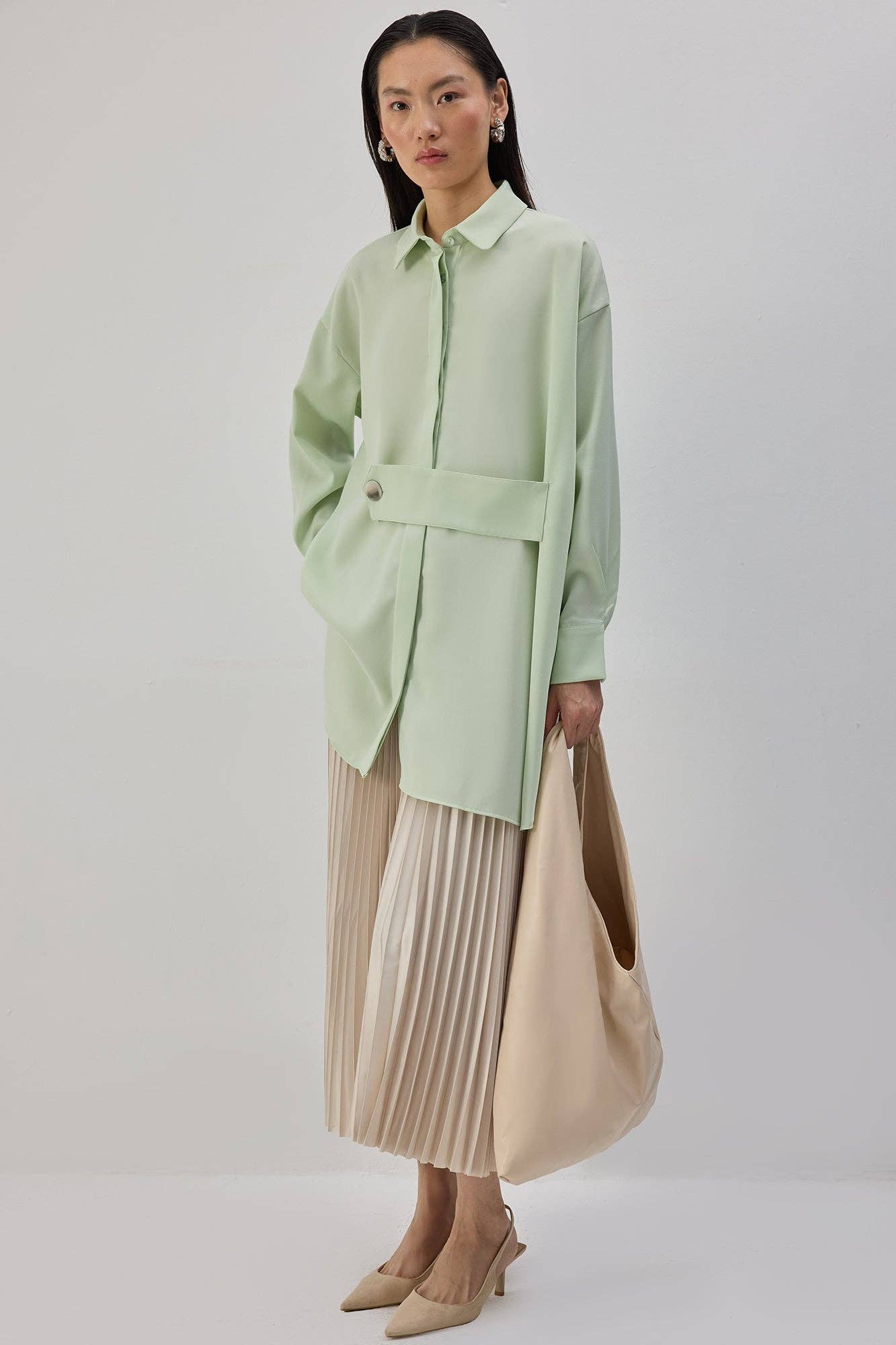 Camicia oversize in raso con fascia