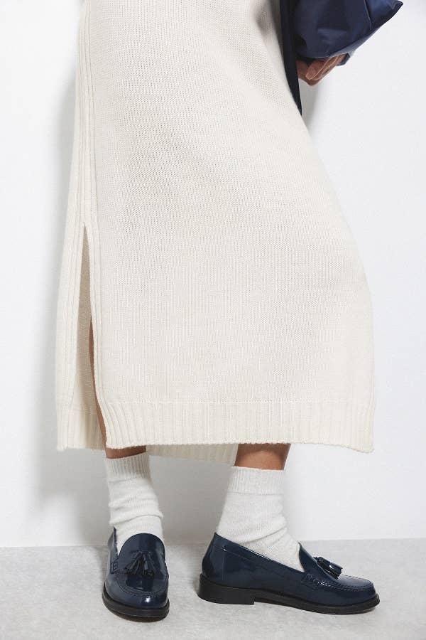 Abito lungo in maglia con scollo a V