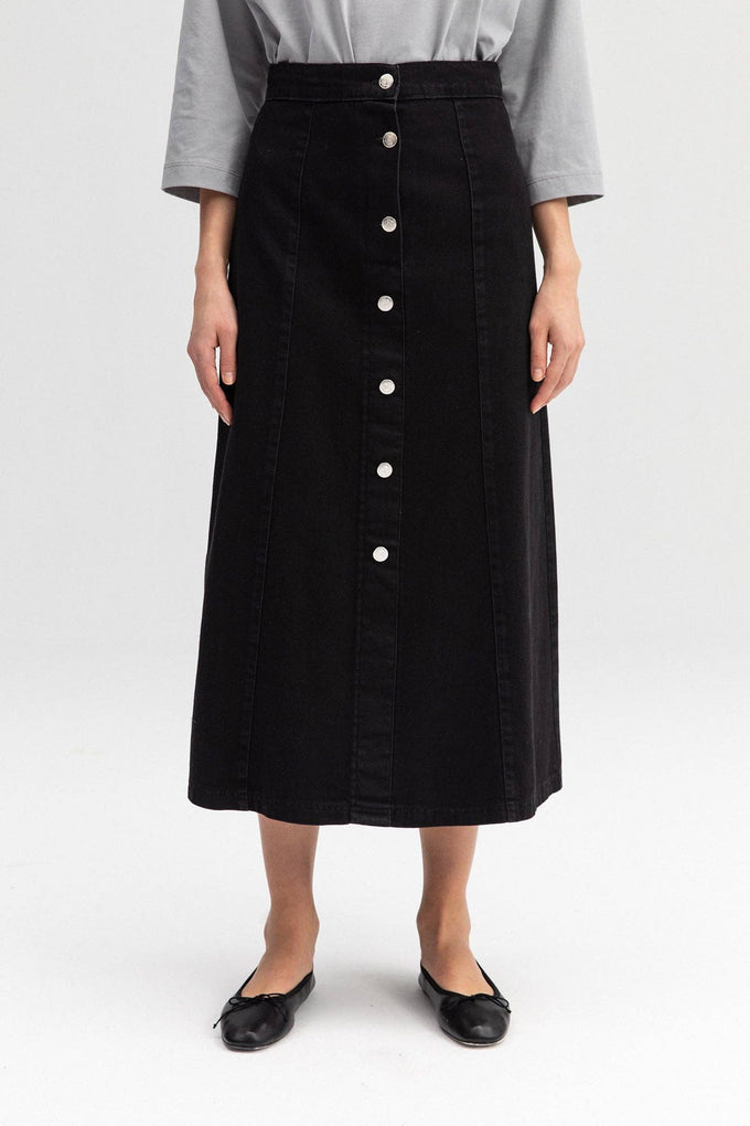 Gonna jeans a linea midi nera con bottoni