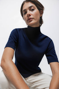 Maglione dolcevita a maglia rasata con maniche 3/4