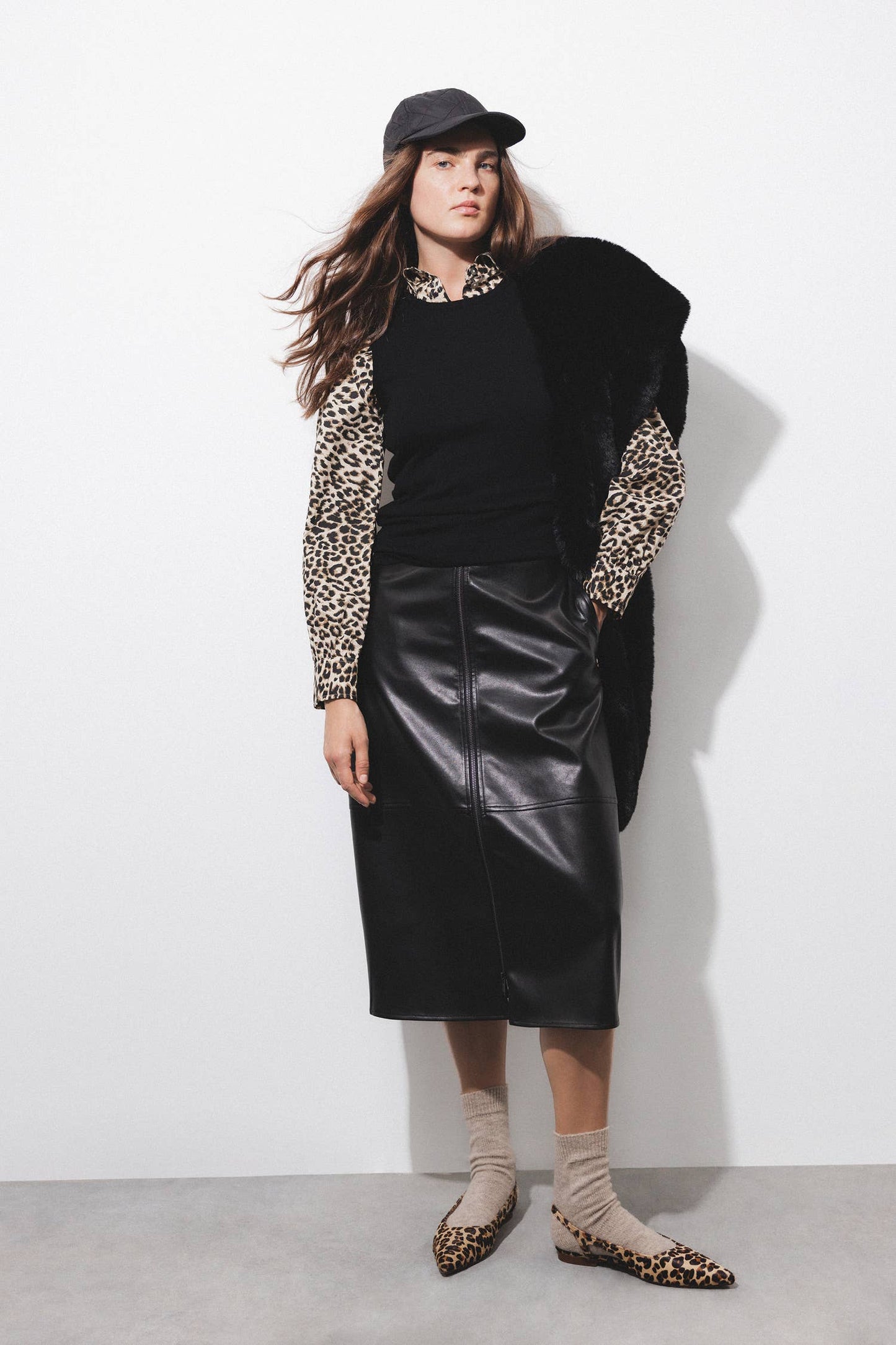 Gonna midi in ecopelle con zip frontale