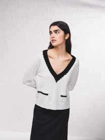 Maglione a maglia fine con scollo a V e tasche