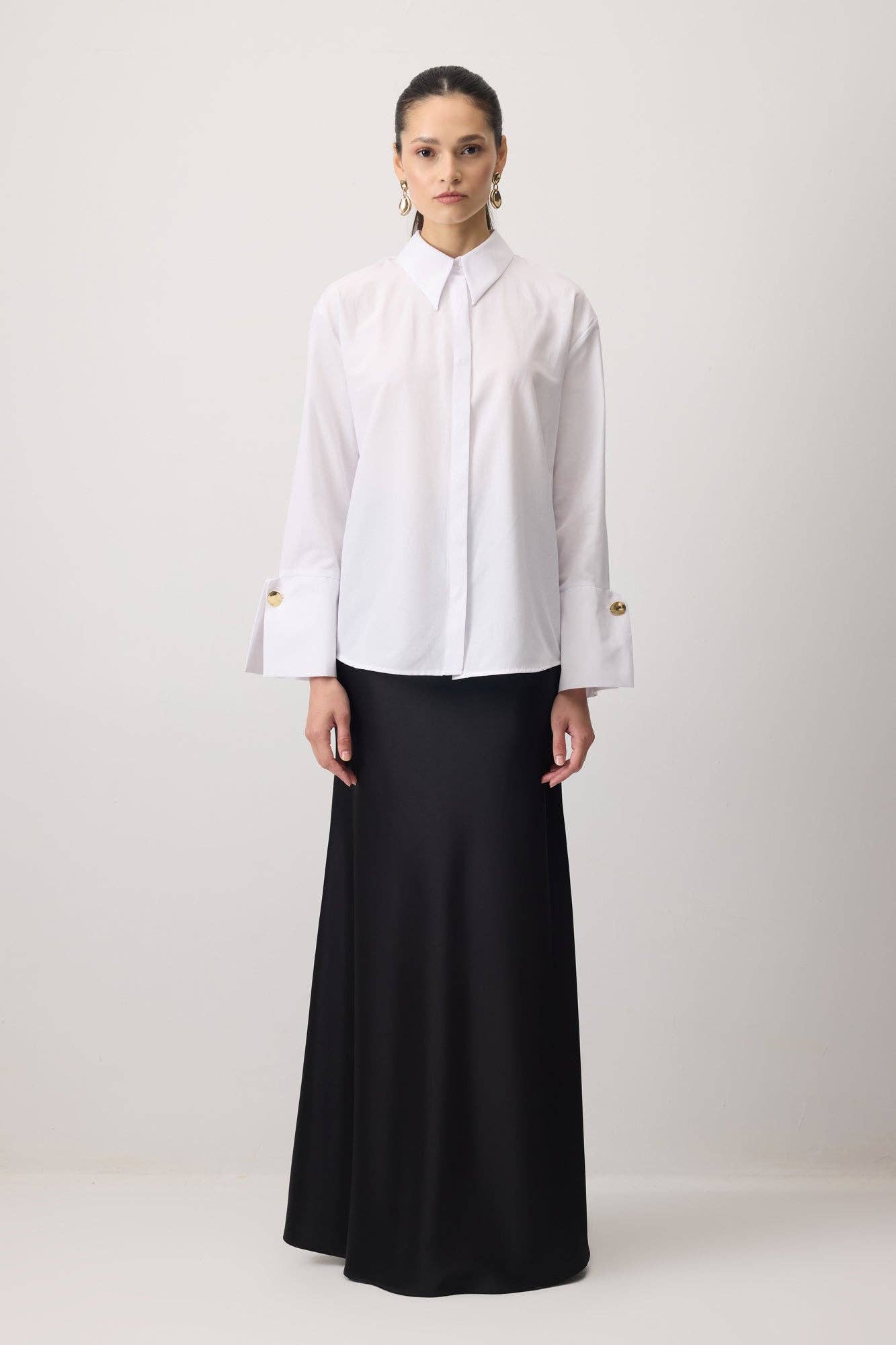 Camicia corta in popeline con polsini ampi