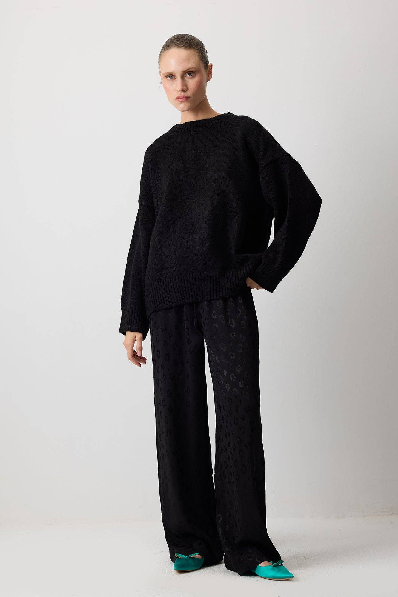 Pantaloni jacquard con motivo leopardato