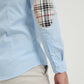 Camicia slim fit azzurro cielo con toppe ai gomiti