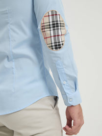Camicia slim fit azzurro cielo con toppe ai gomiti
