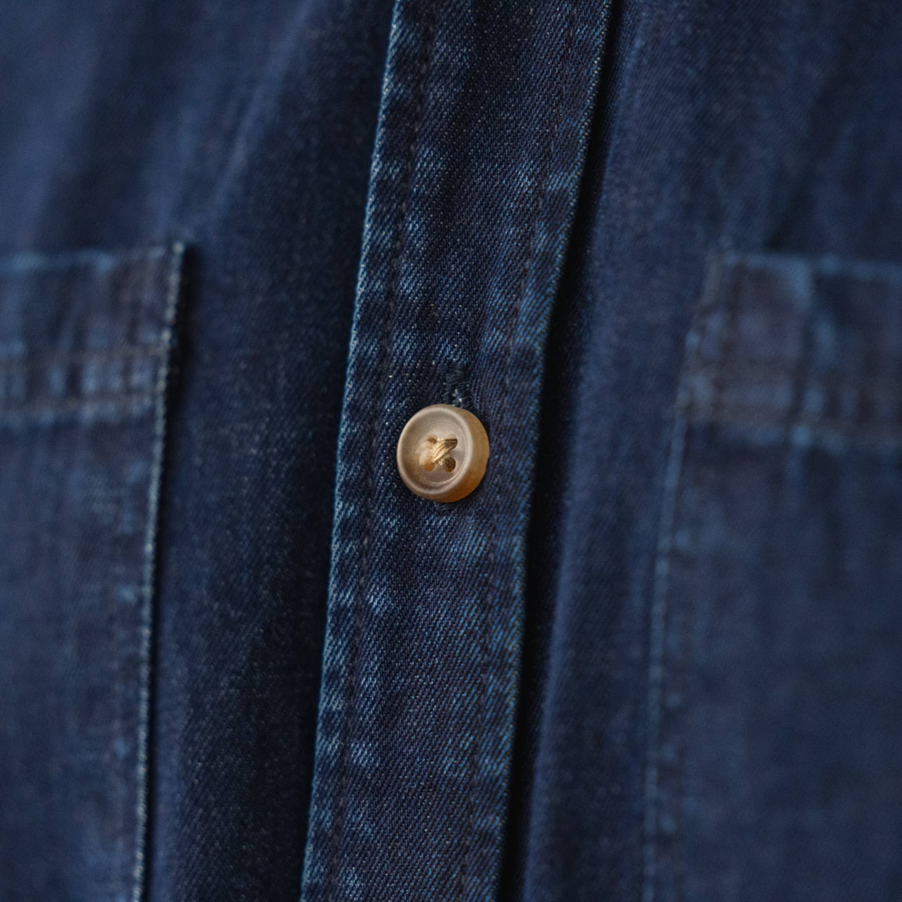 Camicia in denim scuro