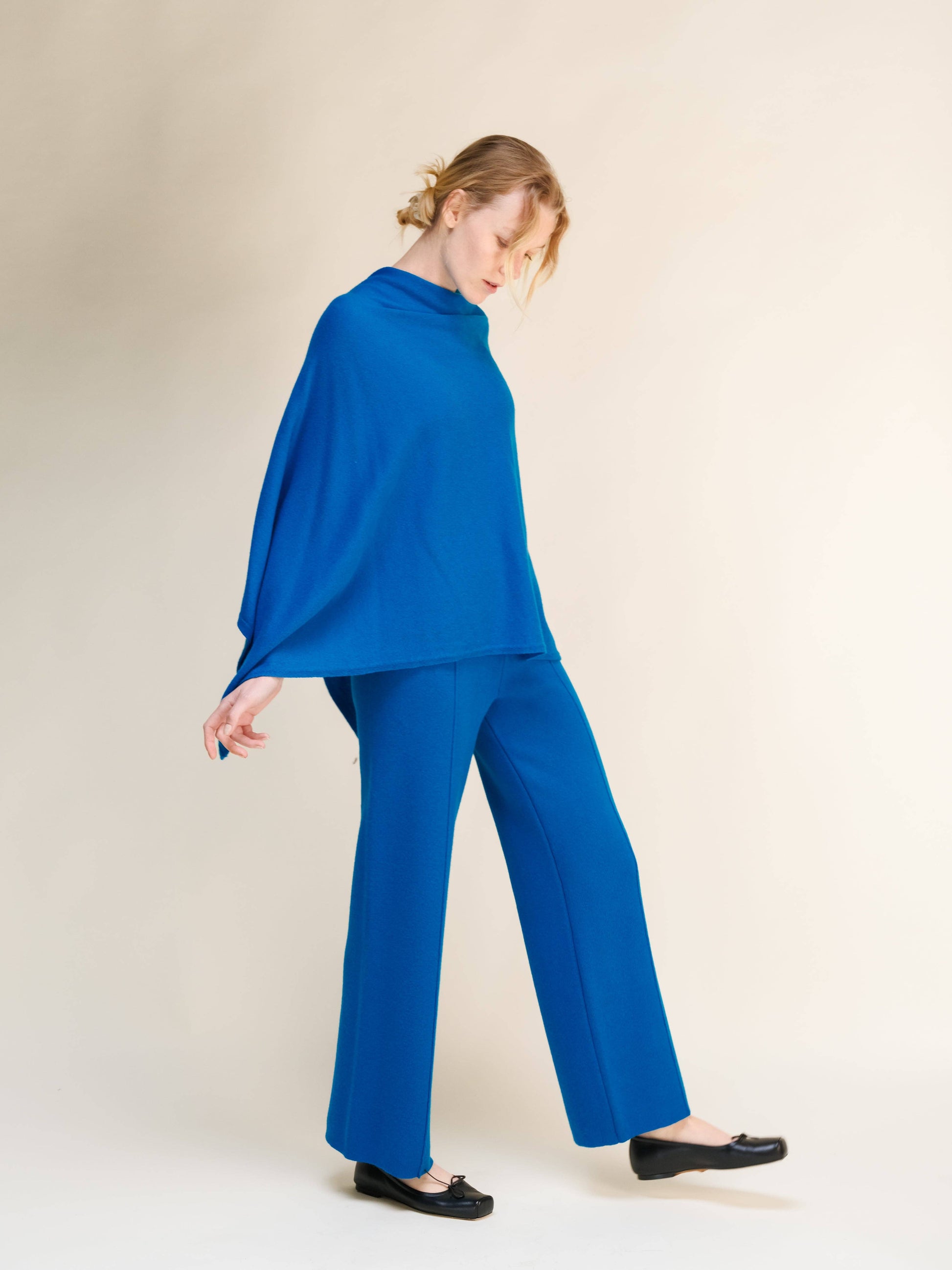 Poncho asimmetrico in misto cashmere