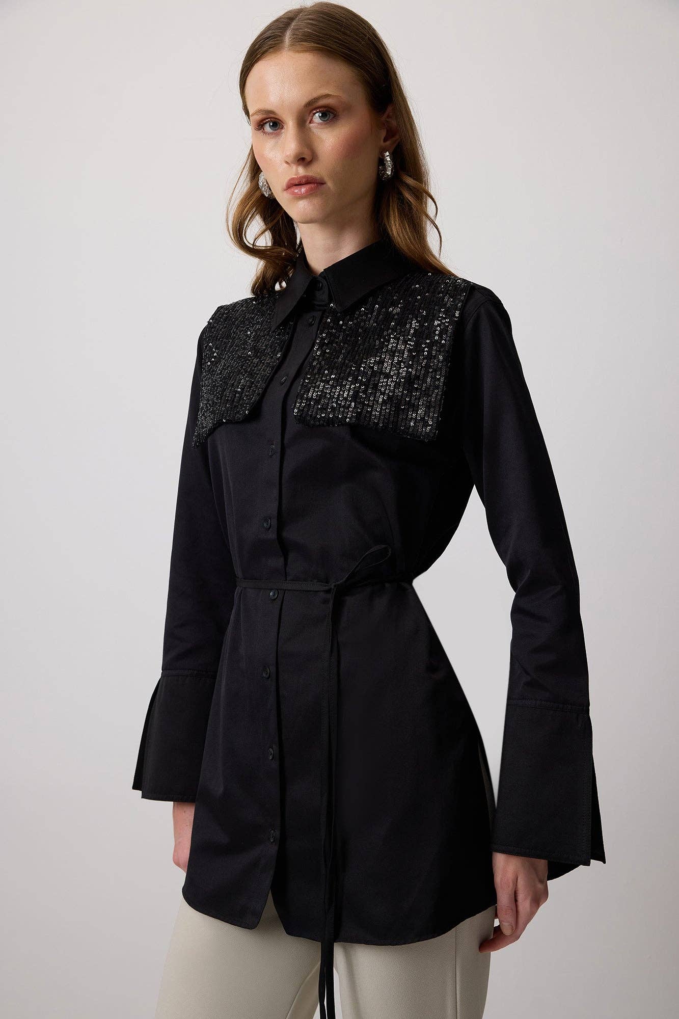 Camicia nera con paillettes