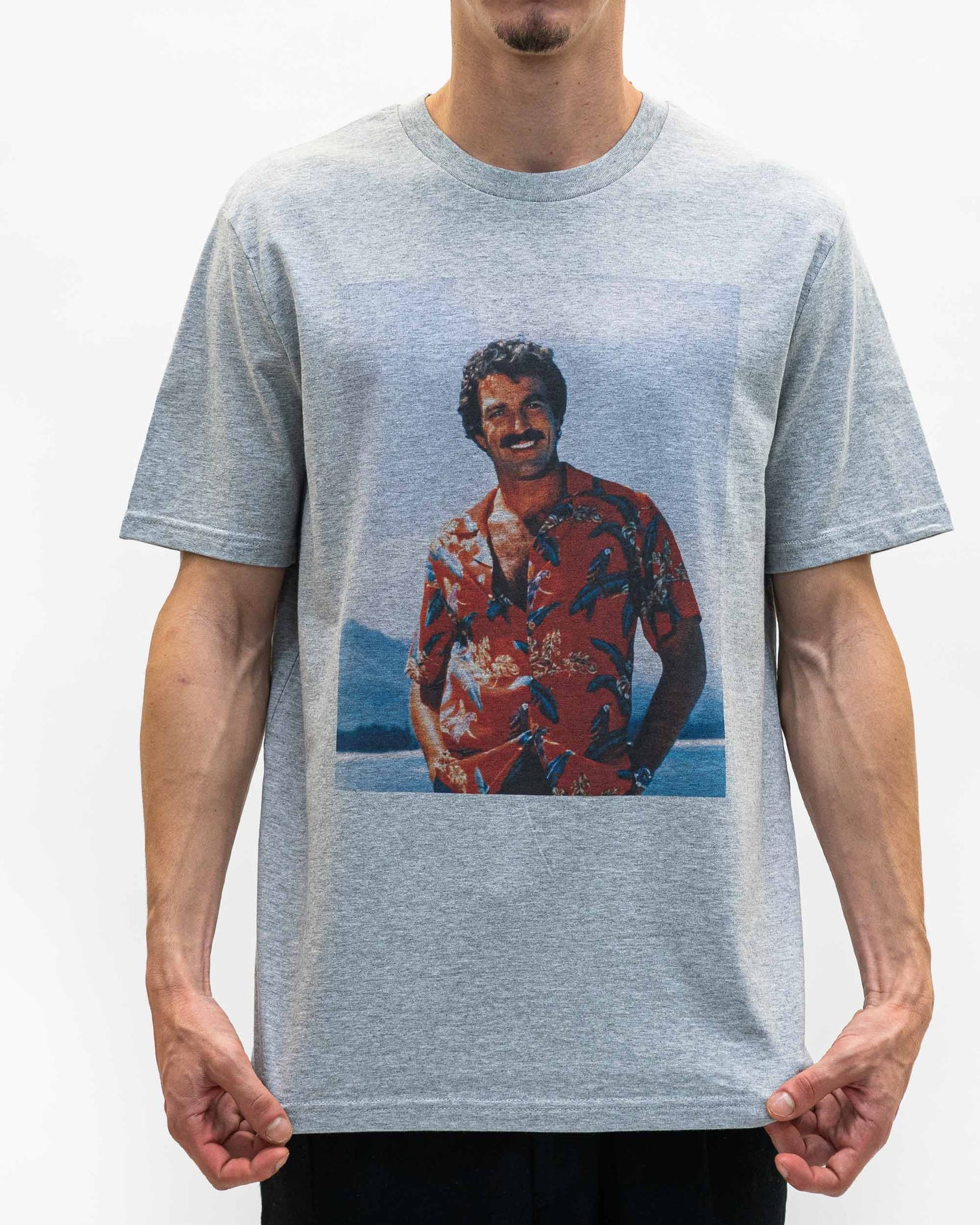 T-shirt Magnum con stampa fotografica e camicia hawaiana