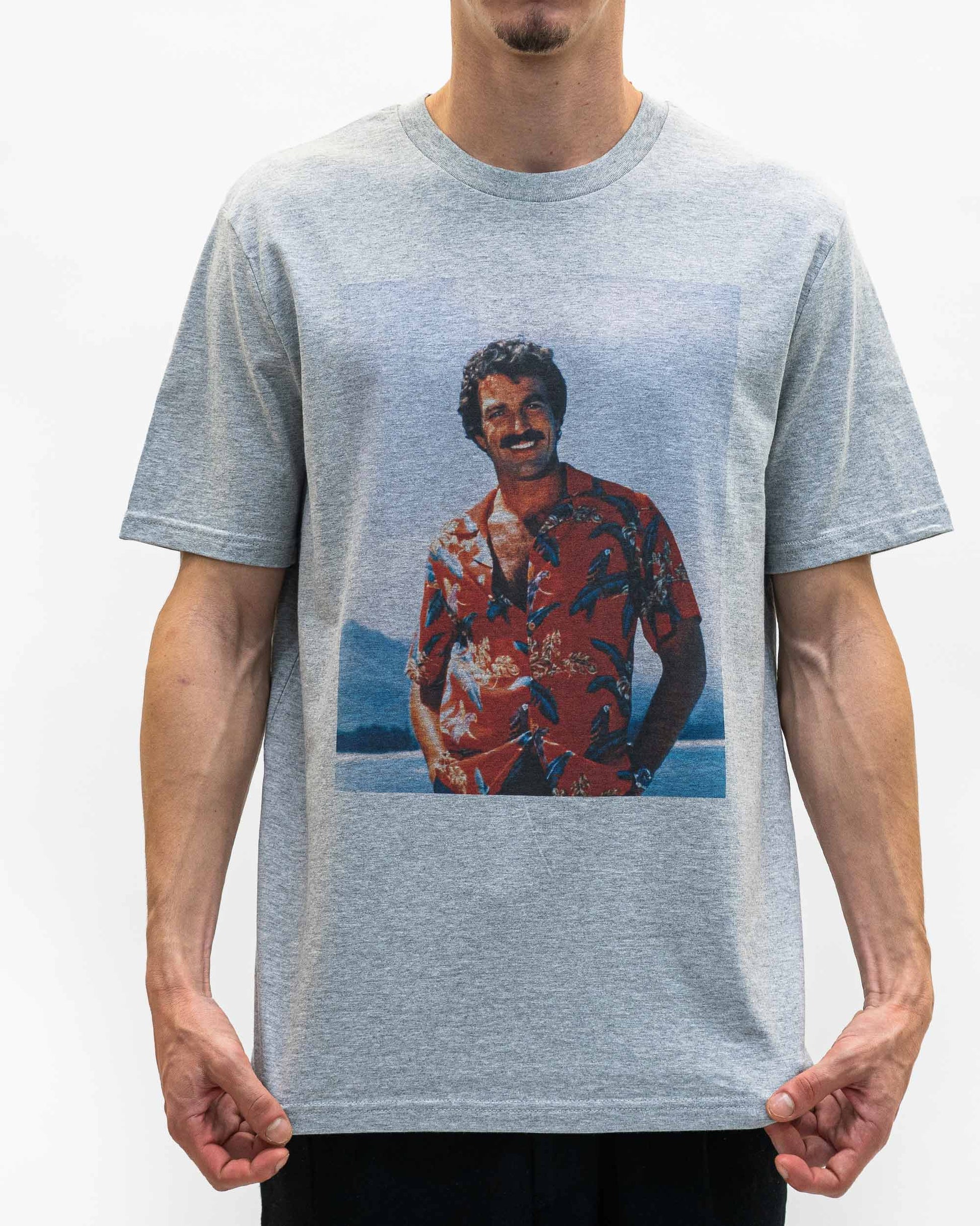 T-shirt Magnum con stampa fotografica e camicia hawaiana