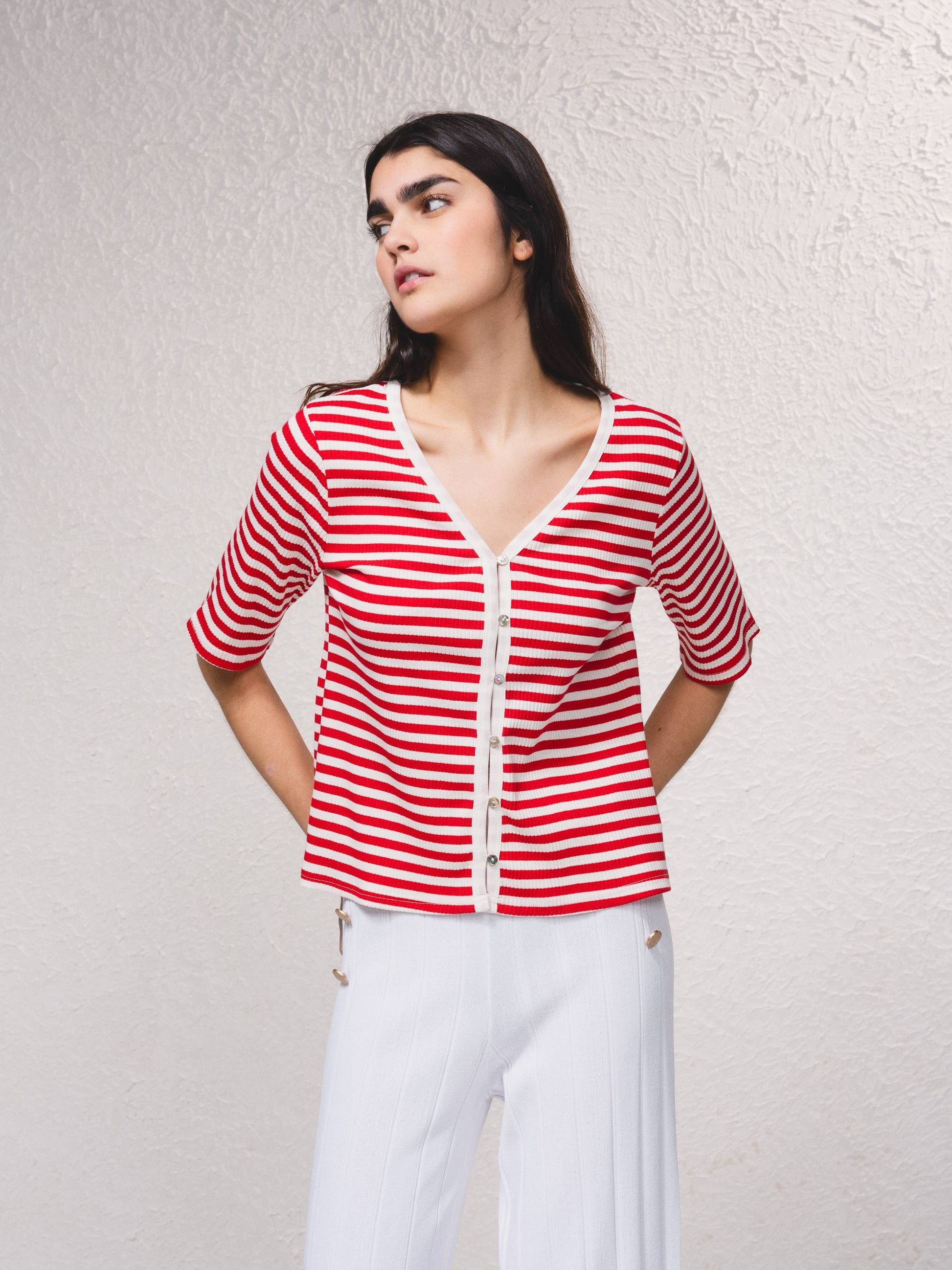 Cardigan a righe con scollo a V e bottoni, manica corta