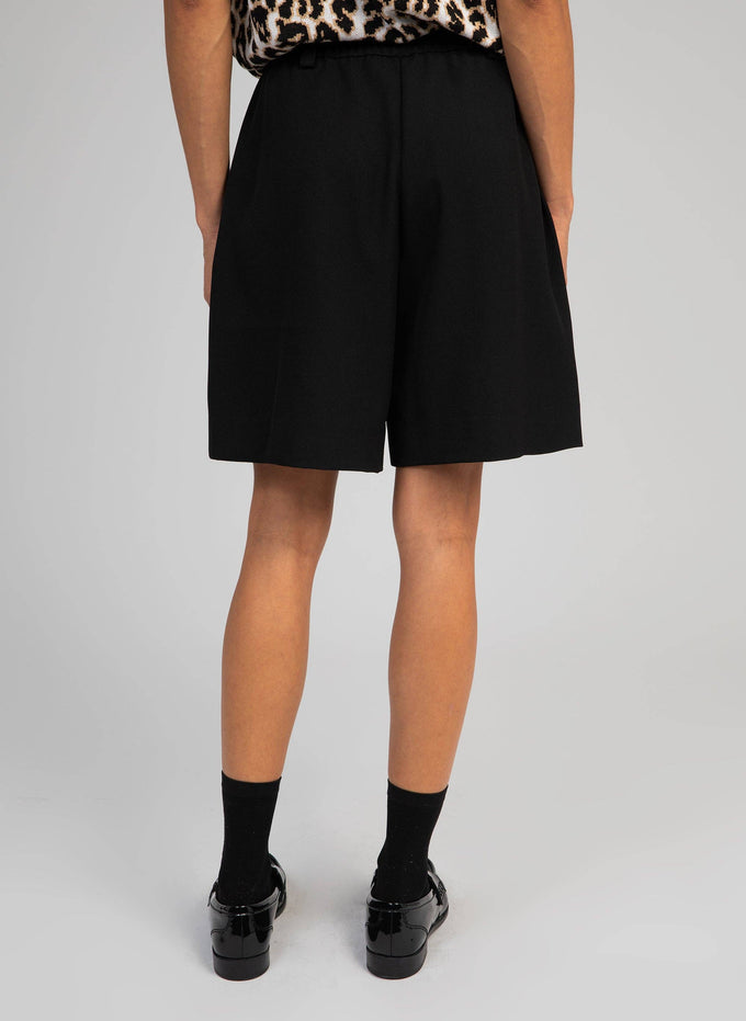 Short sartoriali neri a vita alta
