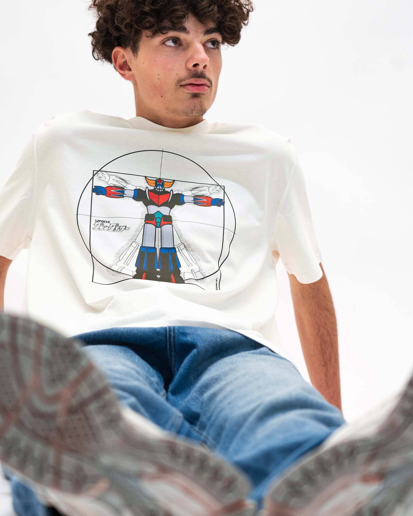 T-shirt unisex in cotone biologico con stampa robot artistica