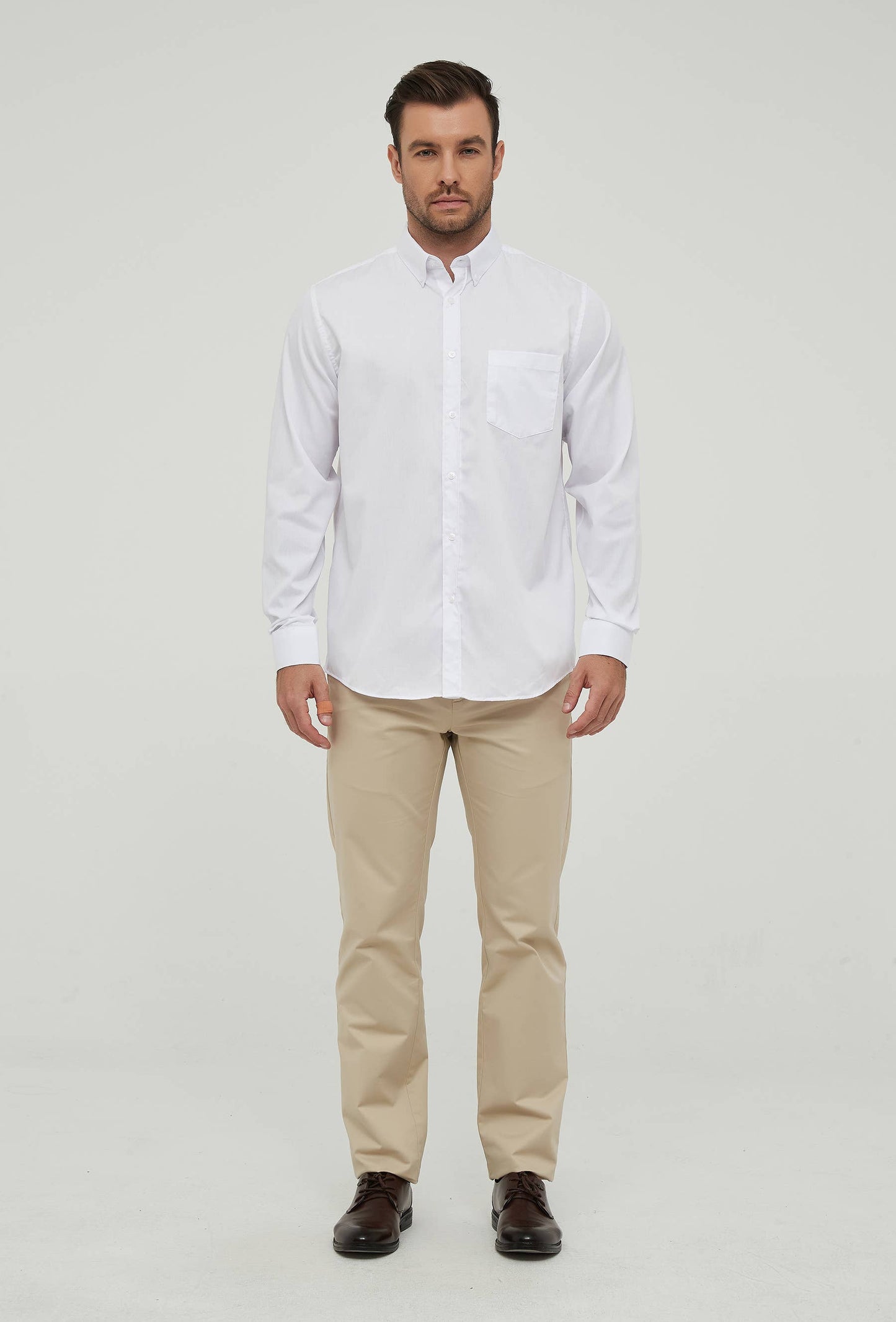 Camicia bianca comfort fit con colletto button-down