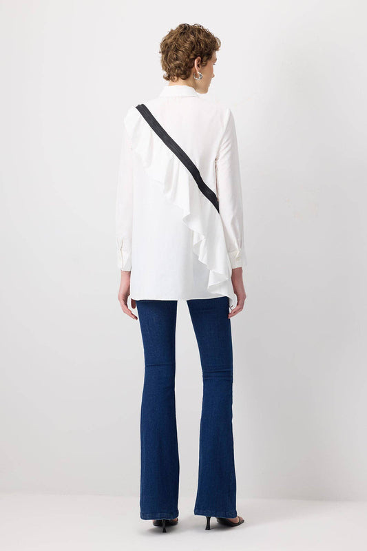 Camicia in popeline con zip e volant sul retro