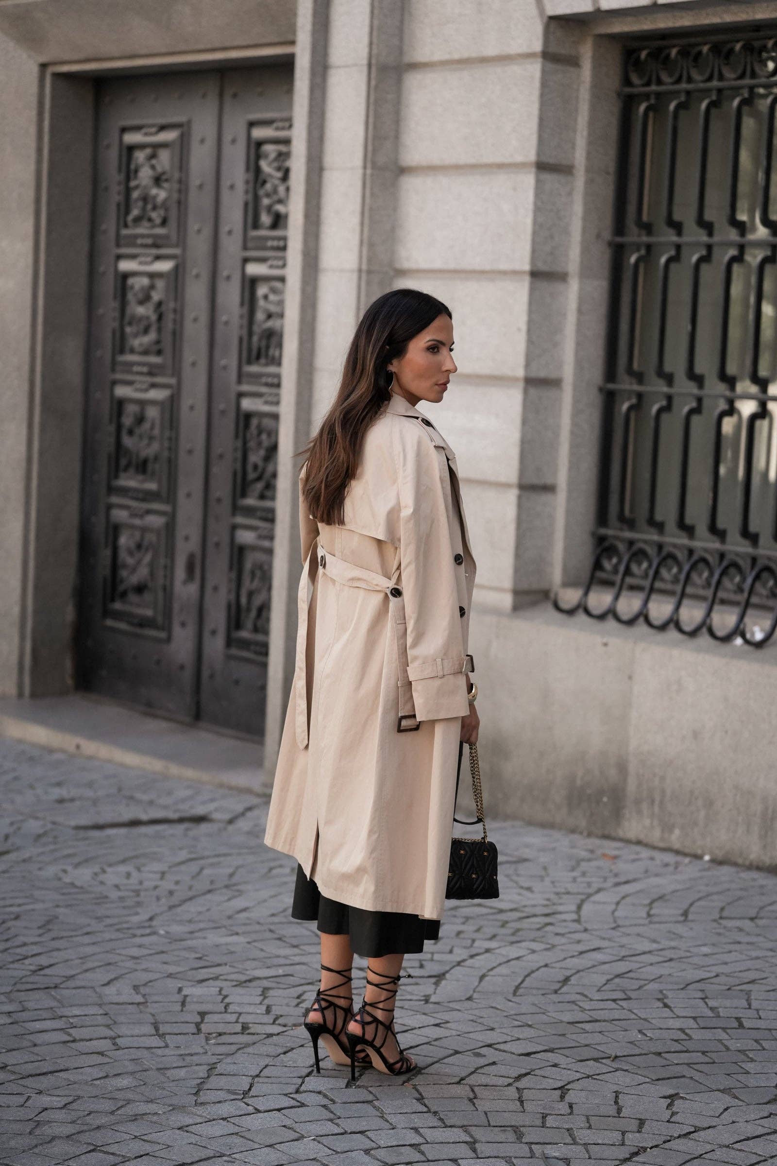 Trench lungo in gabardina doppiopetto da donna