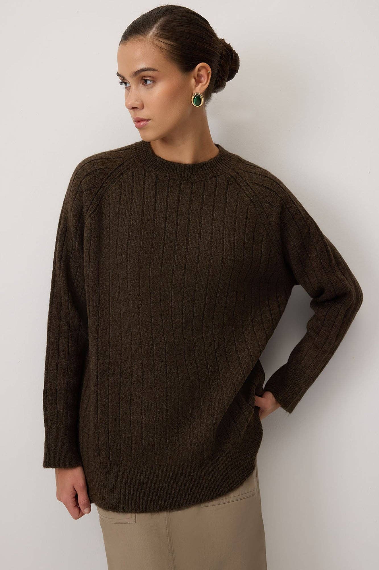 Maglione a costine girocollo marrone