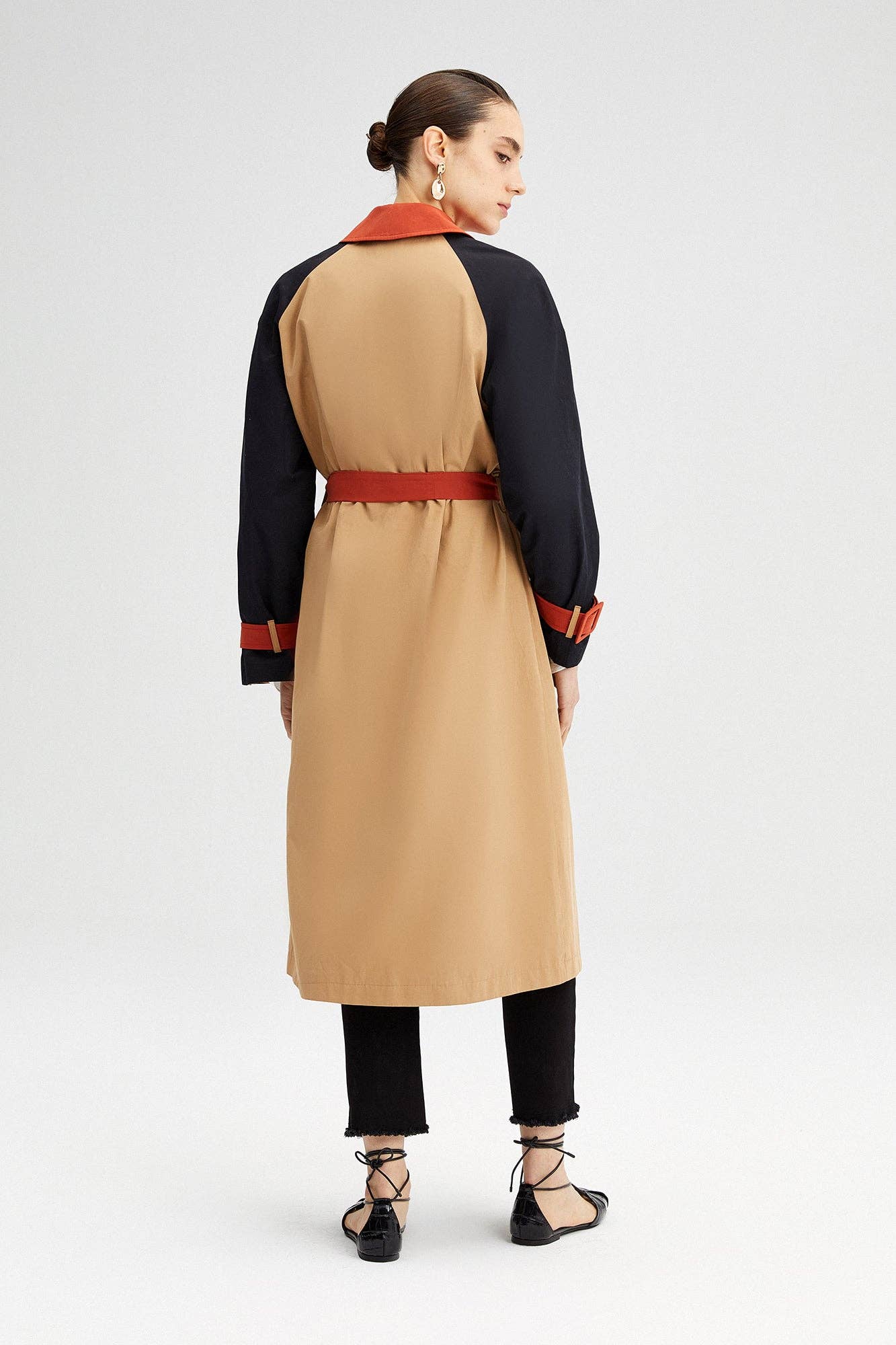 Trench color block con cintura