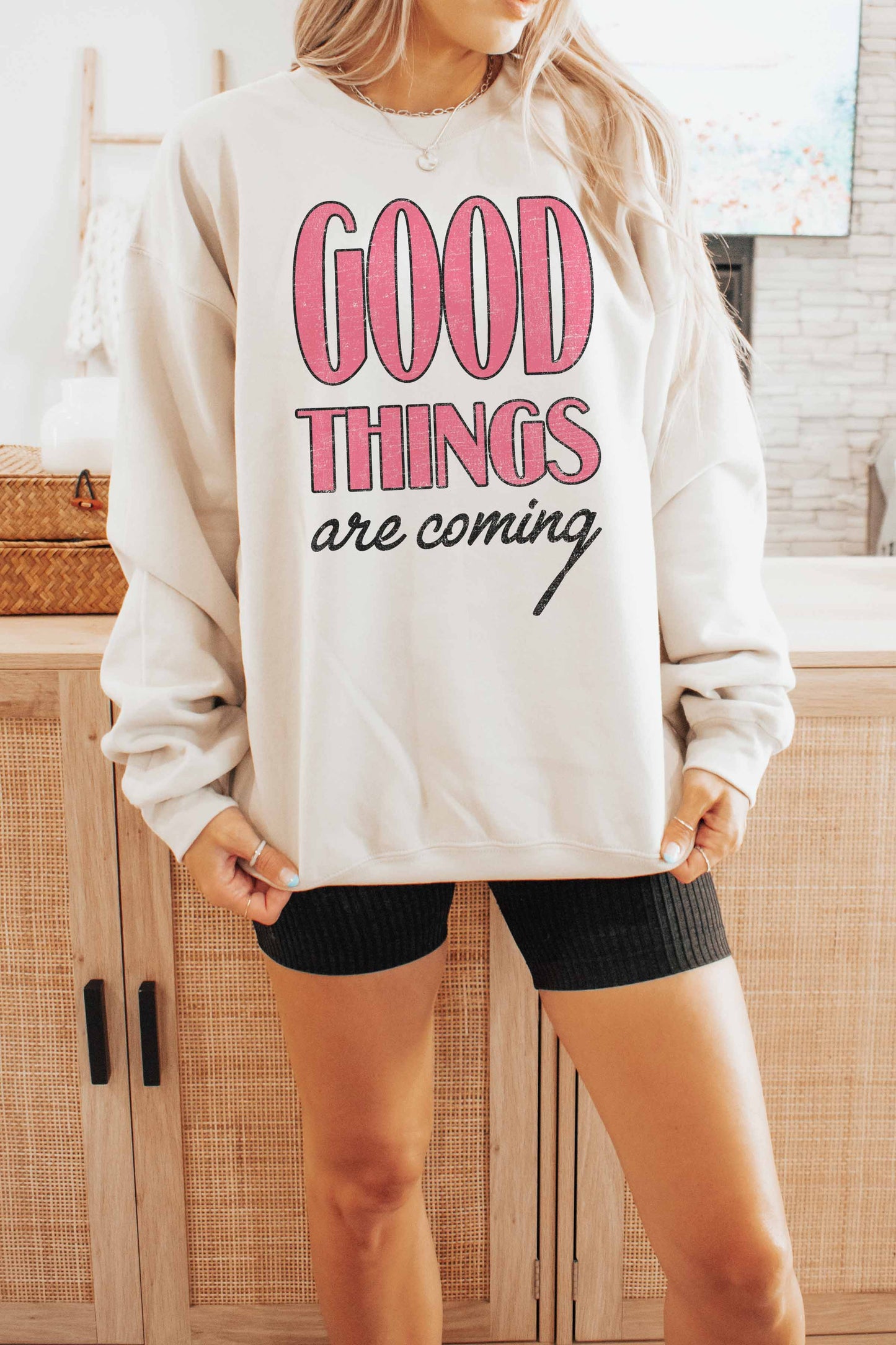 Felpa oversize con stampa “Good Things Are Coming”