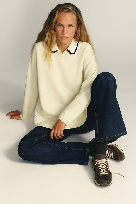 Maglione in maglia con colletto crochet