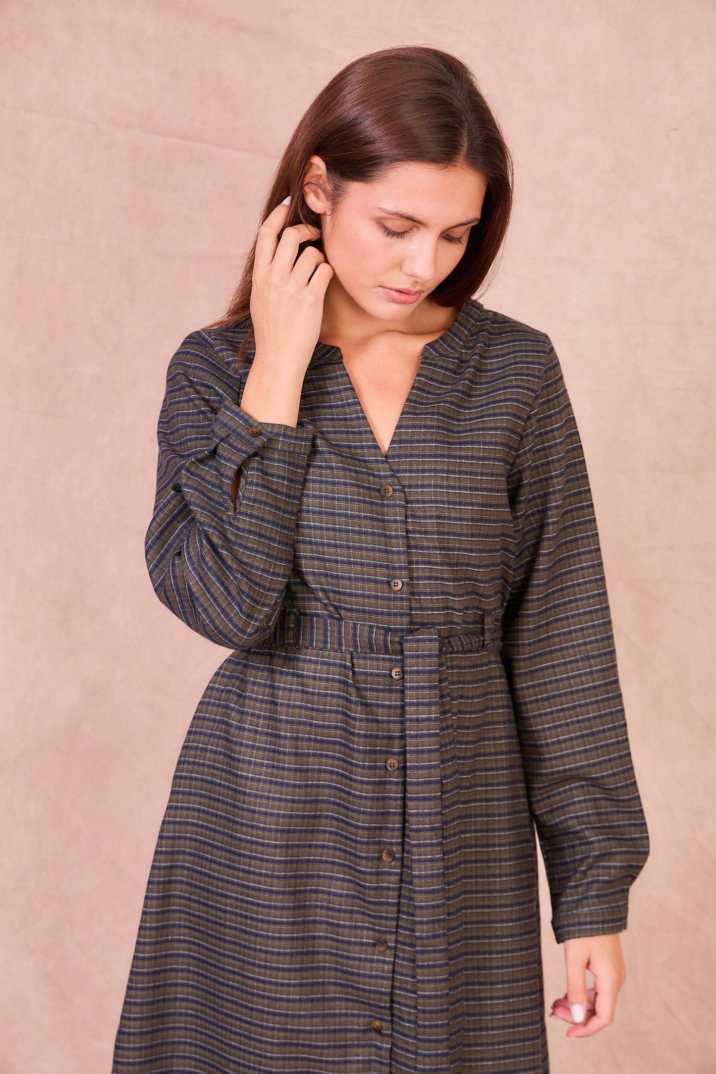 Abito midi a quadri con scollo a V Benjamine