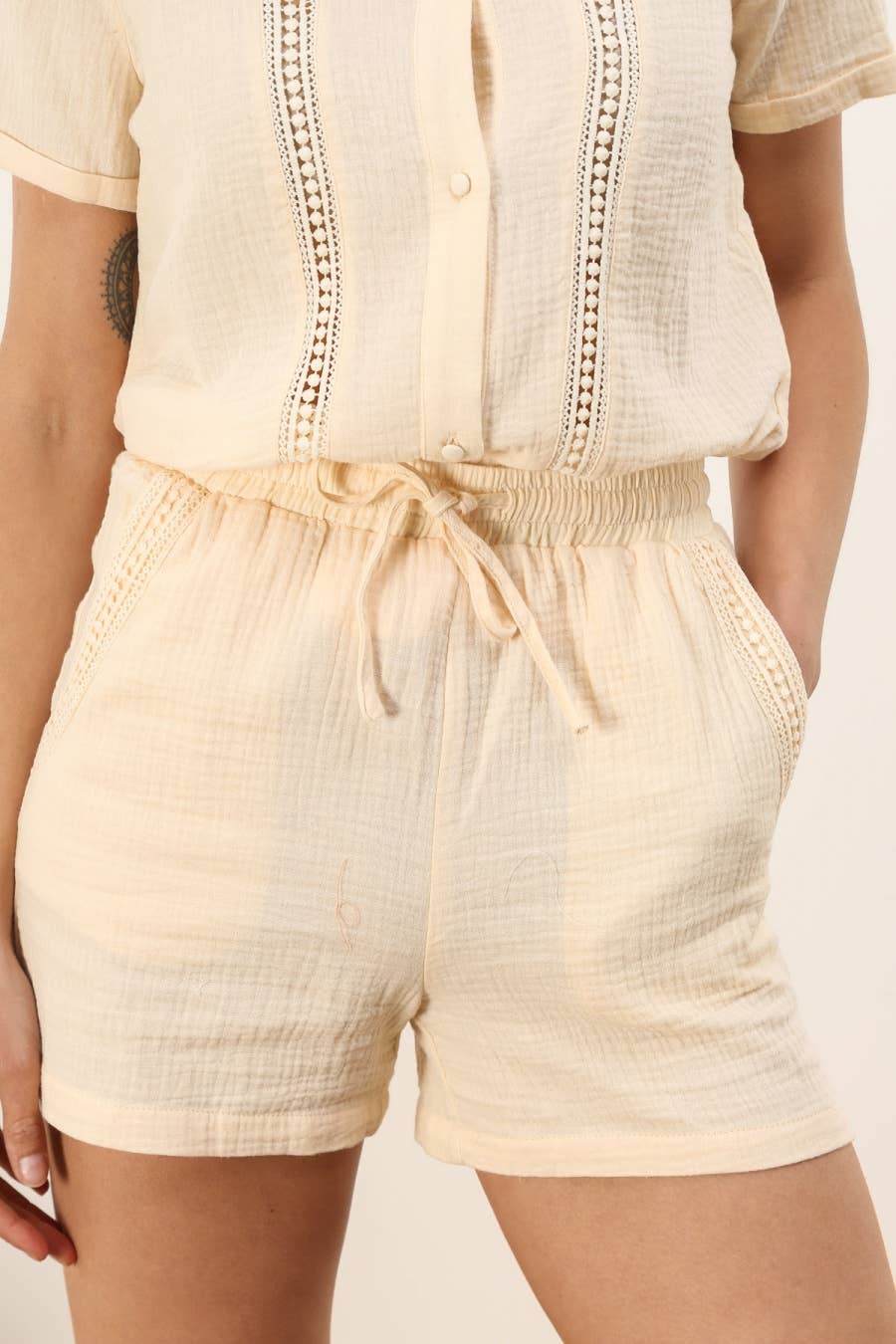 Pantaloncini Silla in cotone con dettagli in pizzo
