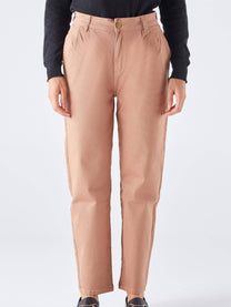Pantaloni con doppia pinces in cotone elasticizzato