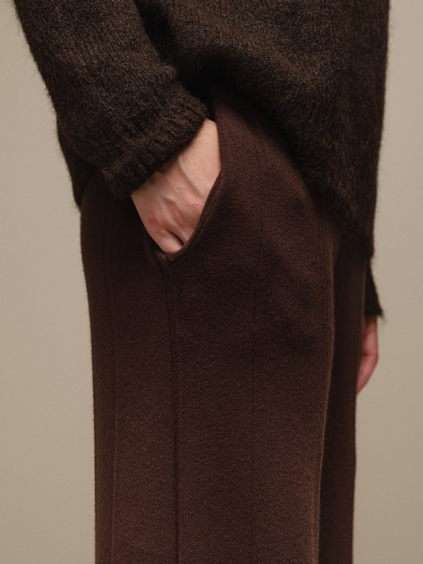 Pantaloni a zampa beige da donna