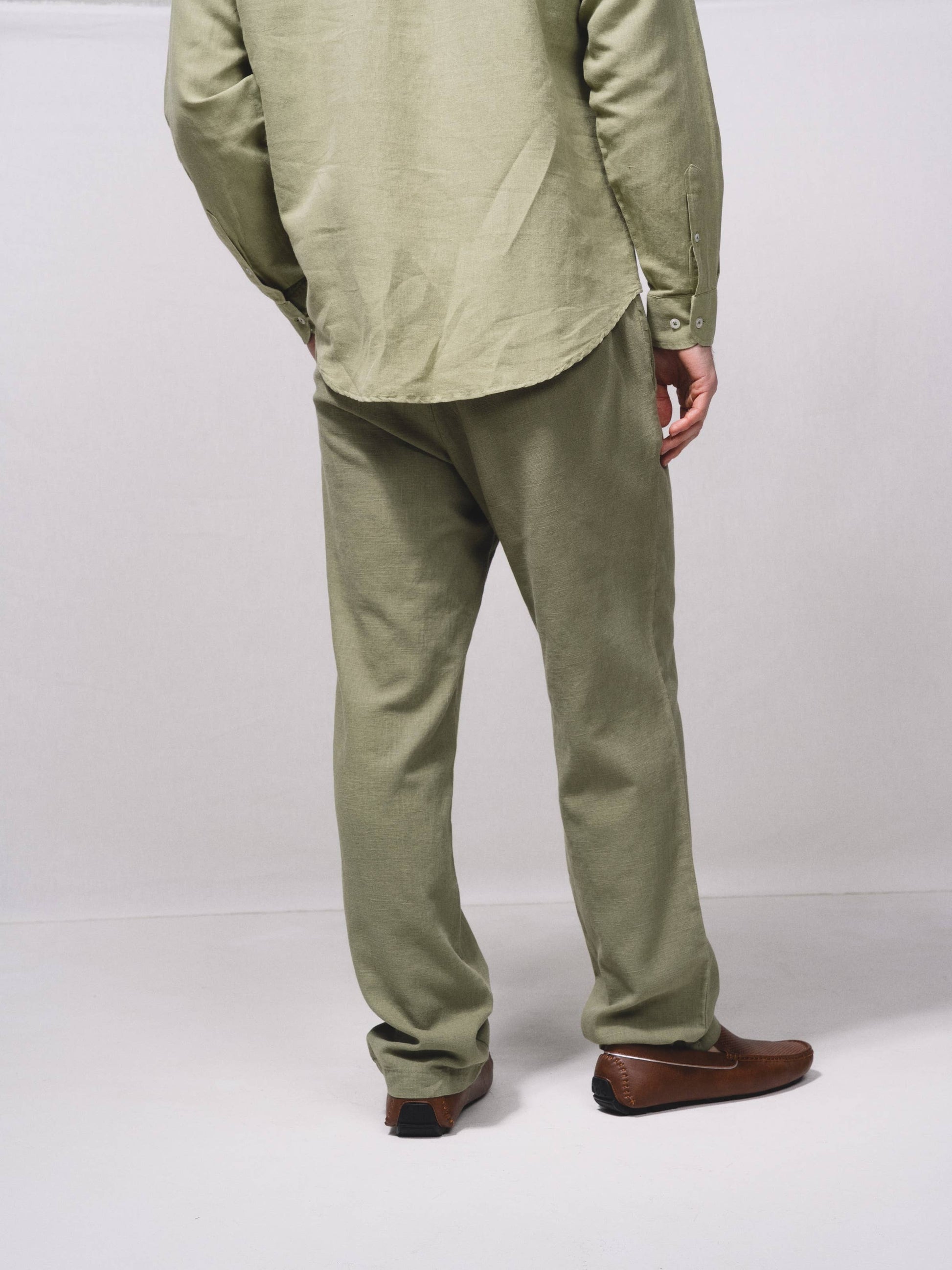 Pantaloni in lino misto cotone con vita elasticizzata