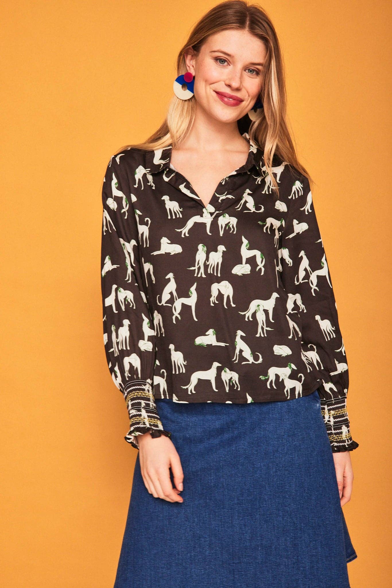 Camicia nera con stampa levrieri