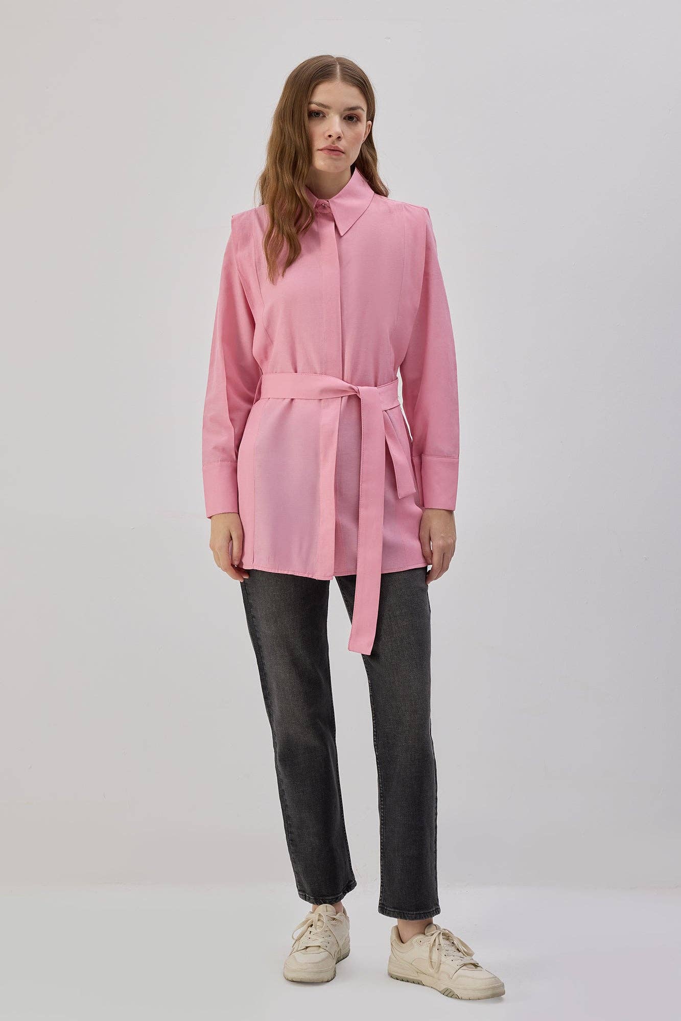 Camicia in popeline rosa con cintura
