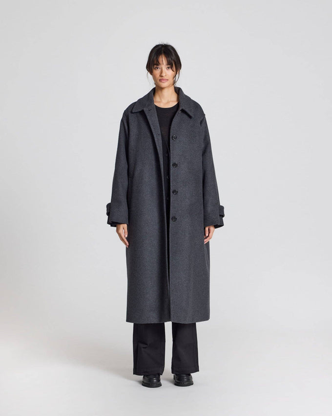 Cappotto lungo oversize Tove in lana riciclata grigio scuro mélange