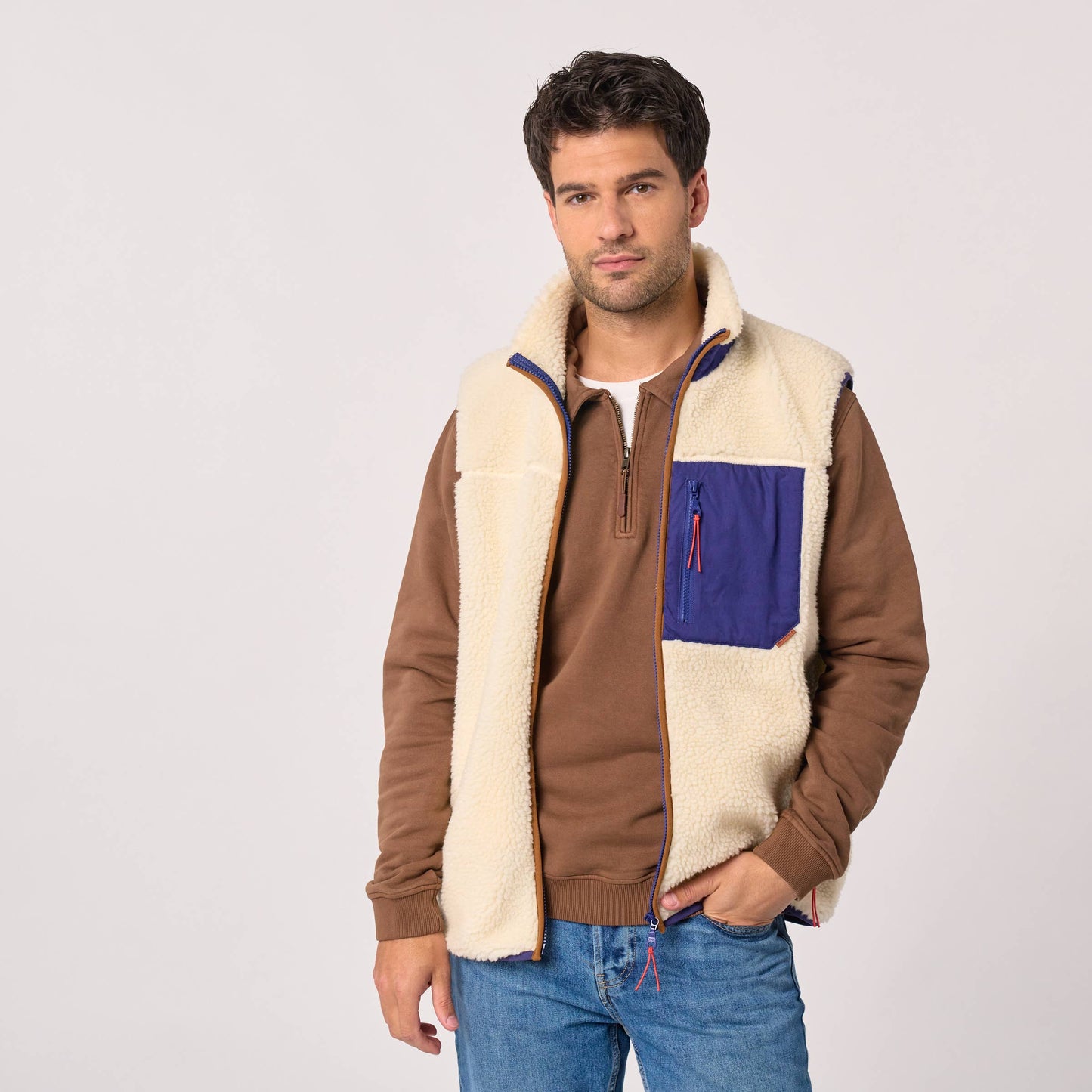 Gilet sherpa unisex con zip avorio e blu