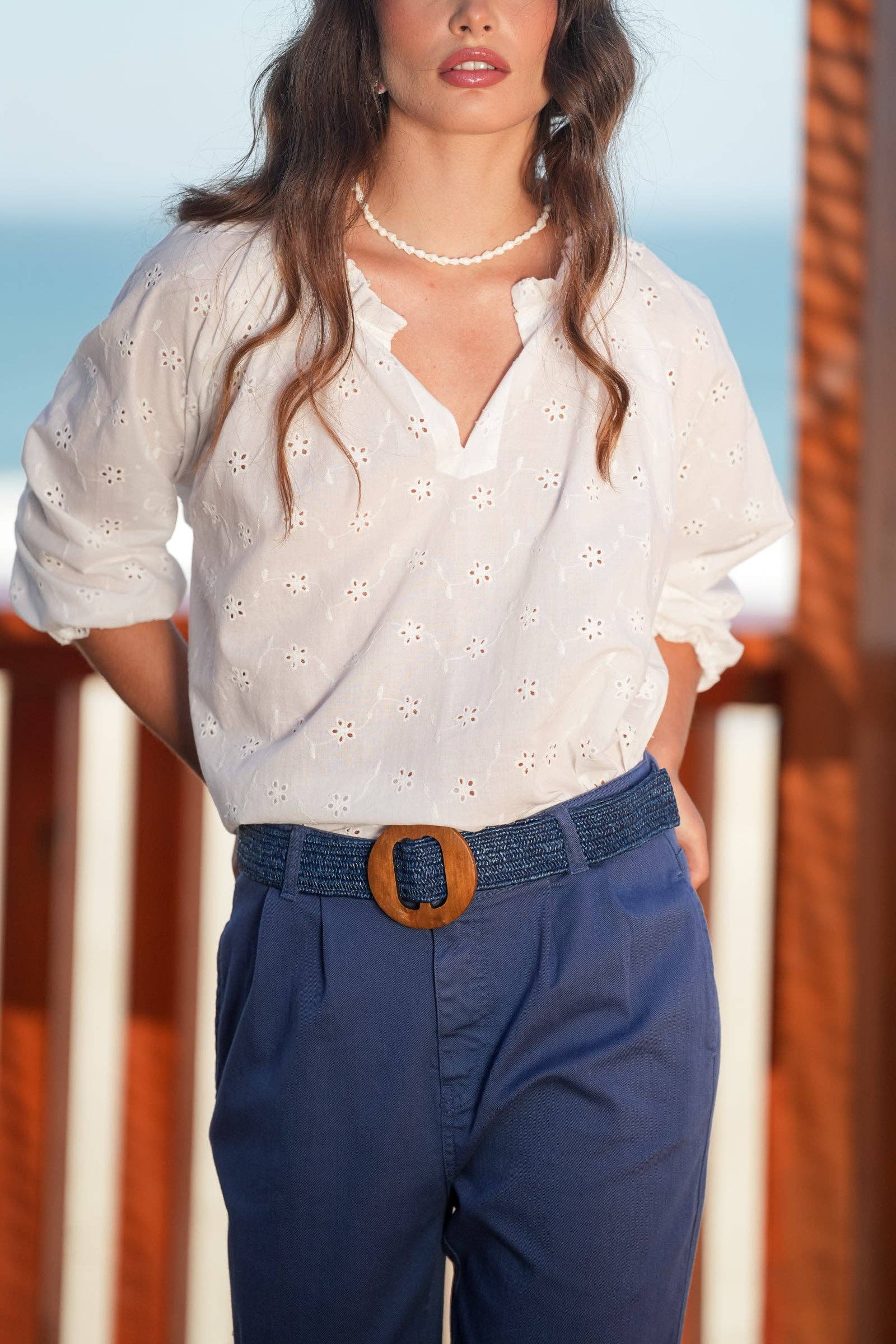 Blusa in cotone sangallo ricamata