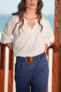 Blusa in cotone sangallo ricamata
