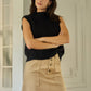 Maglione smanicato in maglia a collo alto da donna