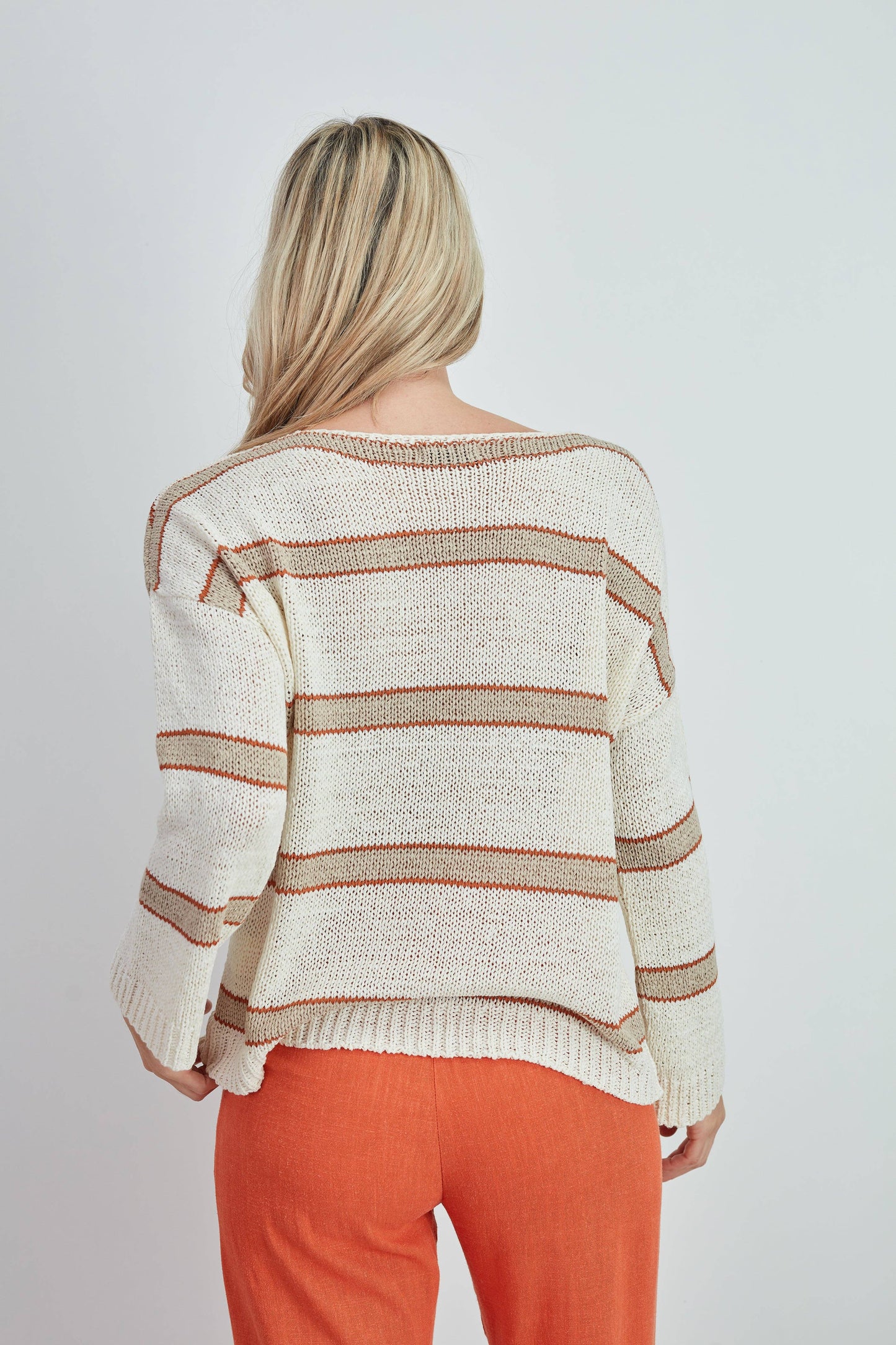 Maglione morbido a righe dal fit comodo