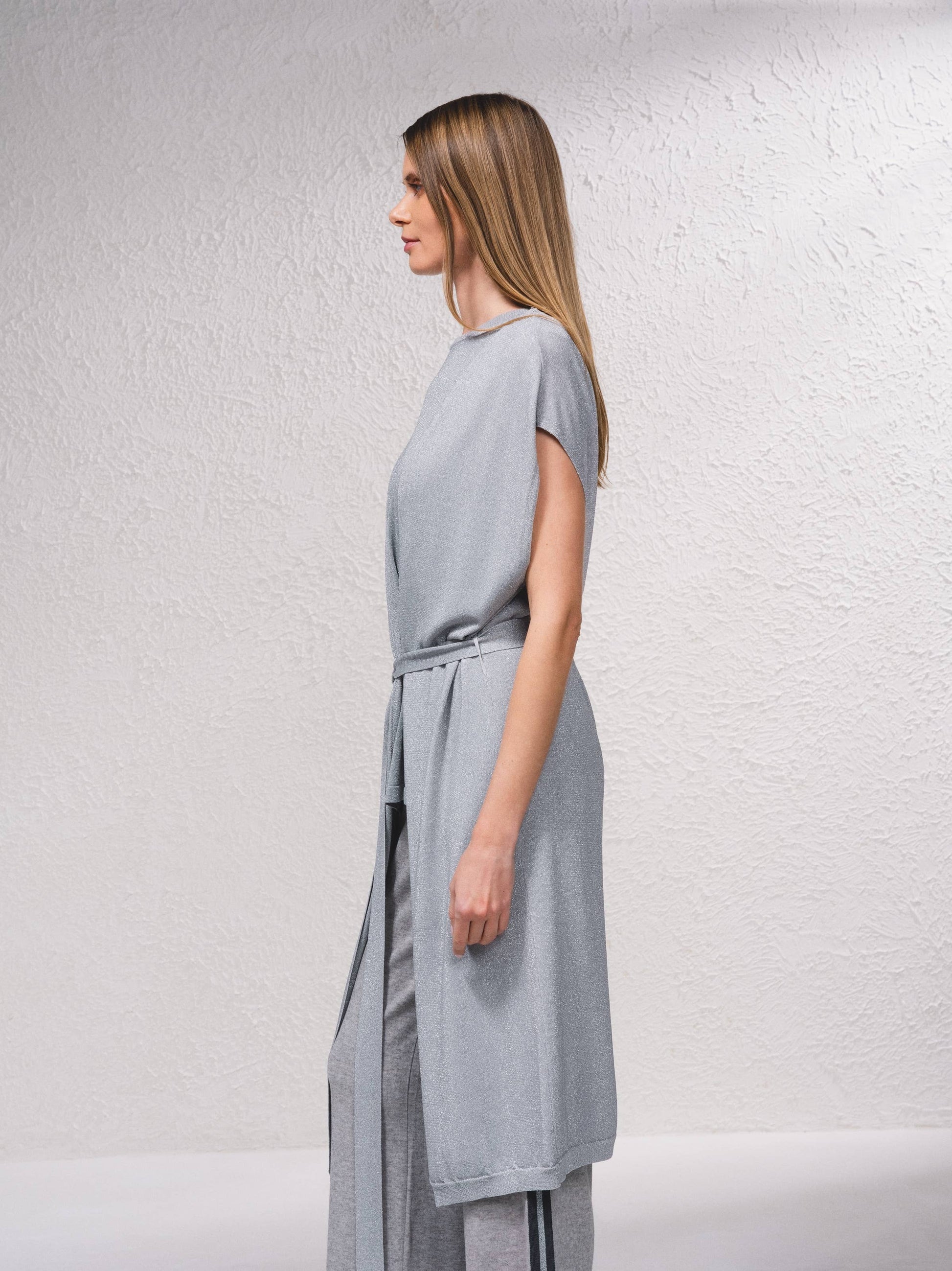 Gilet lungo in rete metallica con cintura
