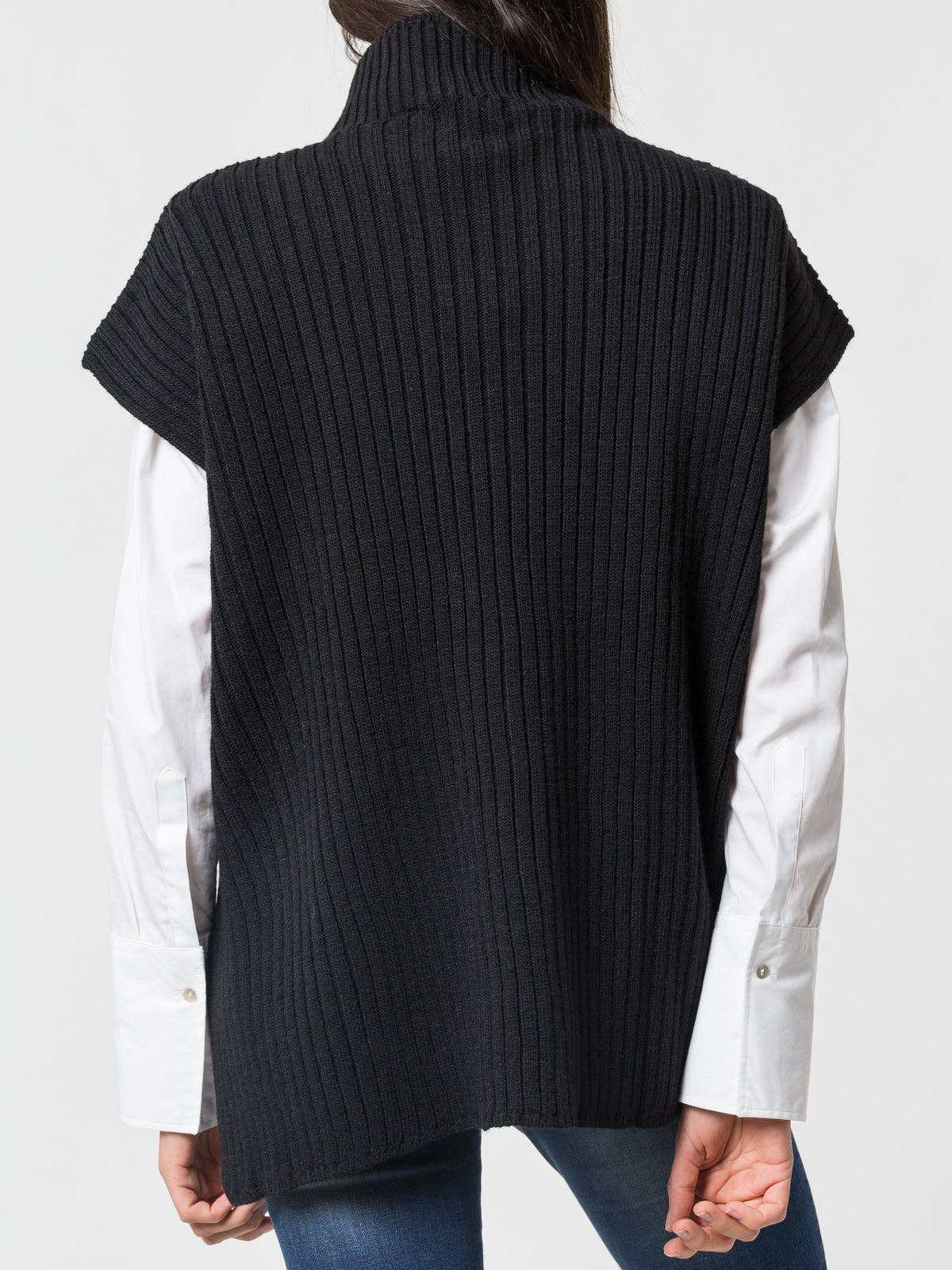 Gilet in maglia a coste con collo alto